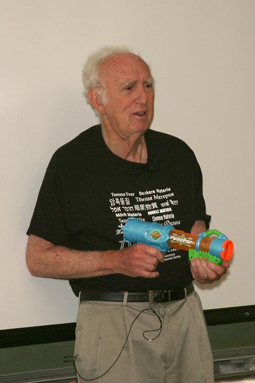 Martin Perl at SLAC Kid’s Day, 2007 (4087b)